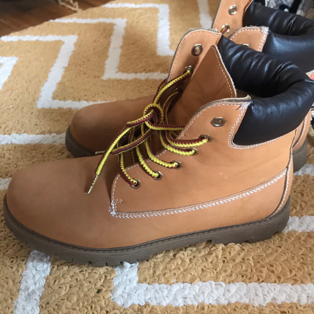 Outbound Boots - Picture 3 of 3